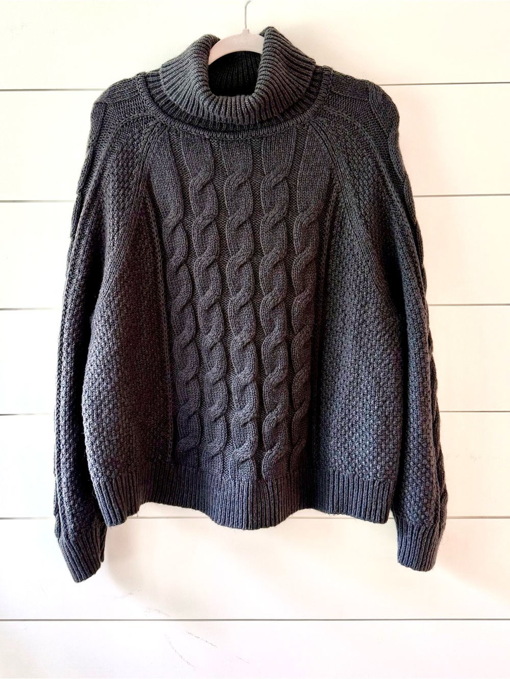 Gap Charcoal Cable Knit Turtleneck Sweater Cozy Oversized Chunky Knit